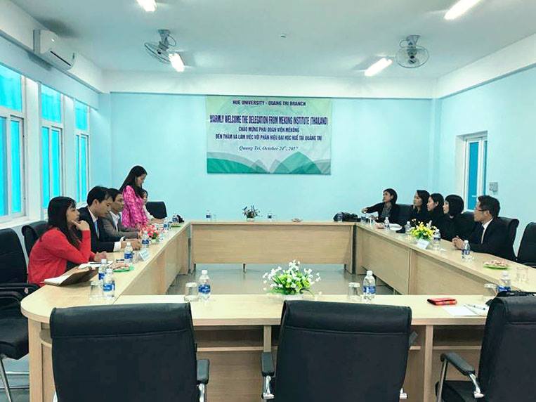 phan-hieu-dhh-tai-quang-tri-don-tiep-va-lam-viec-voi-phai-doan-vien-mekong-mekong-institute