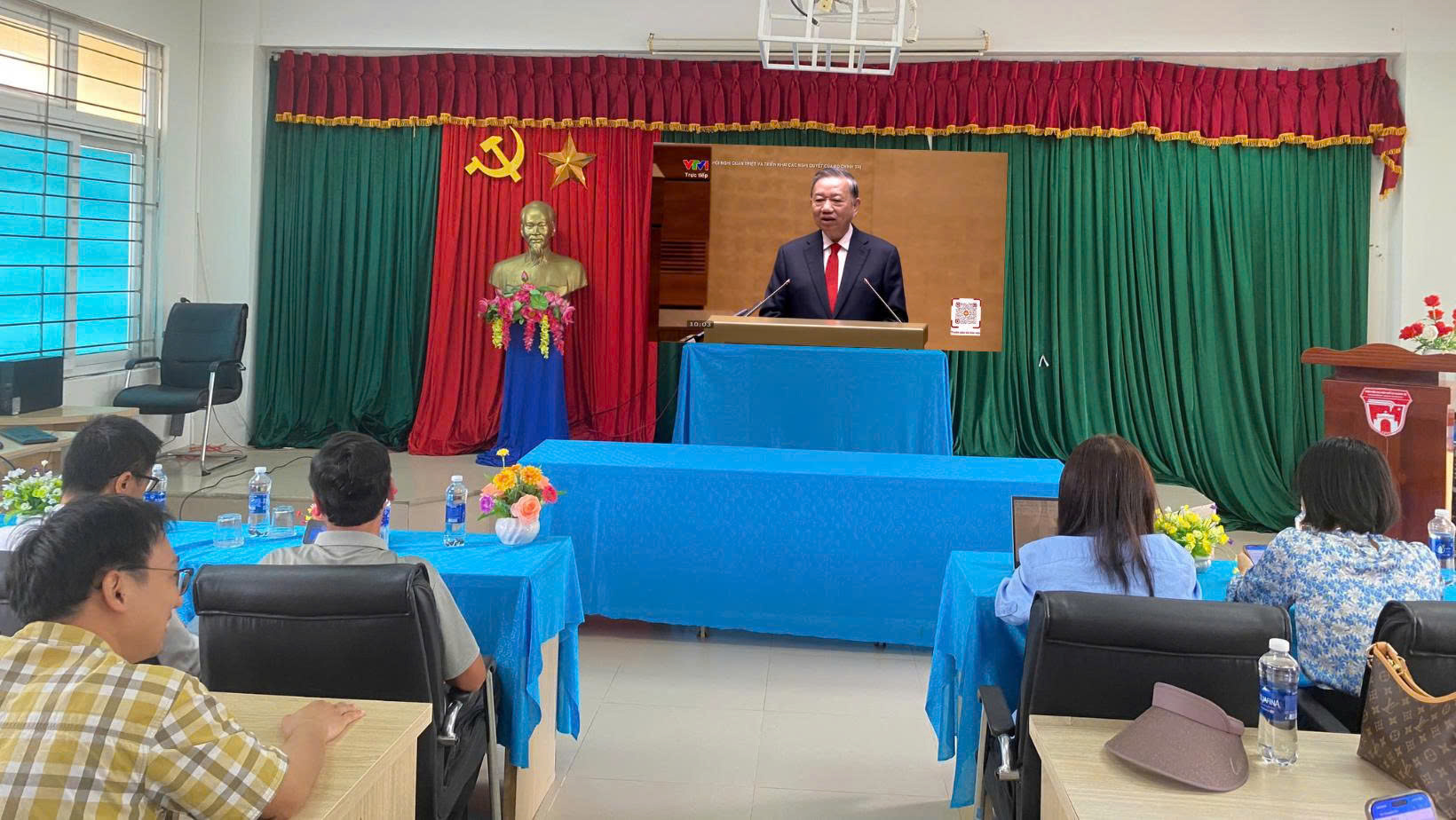 CHI BỘ PHÂN HIỆU THAM GIA HỘI NGHỊ TOÀN QUỐC QUÁN TRIỆT NGHỊ QUYẾT SỐ 79 VÀ 80 CỦA BỘ CHÍNH TRỊ